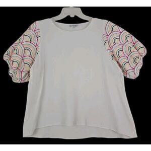 See N Be Seen ~Woman Size M~ White Textured Embroidered Puff Short Sleeve Cotton